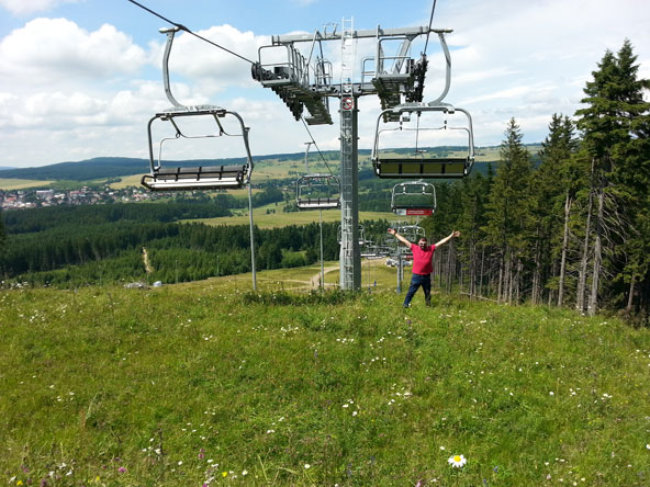 הרכבל בקלינוביץ. אתר סקי בחורף, טרמפולינות ושביל אגדות ביער בקיץ