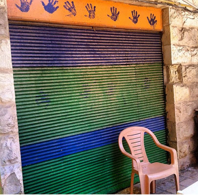 חנות סגורה, יפו, צילום: עמי בן בסט