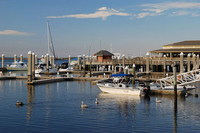 מעגן סירות באמליה איילנד