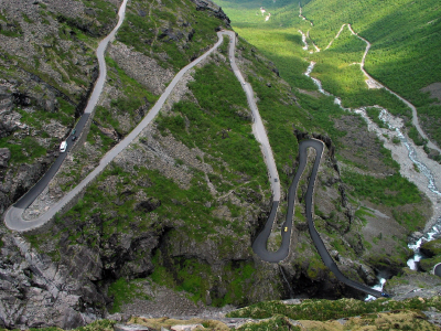דרך הטרולים. שופעת פיתולים ושיפועים חדים