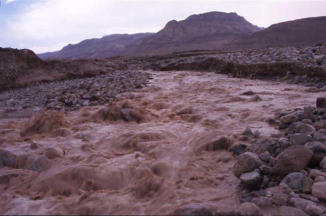 נחל חבר בעת שטפון | צילום: יותם יעקבסון