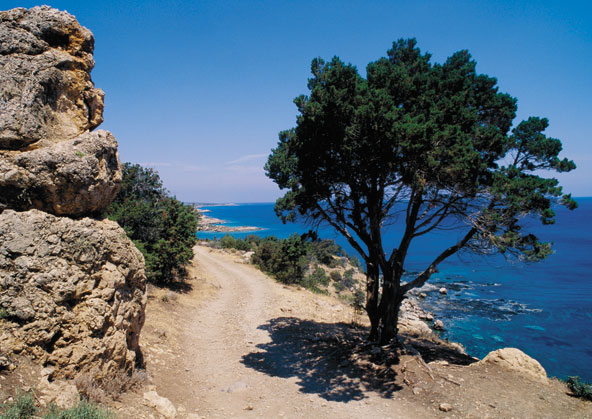 הלגונה הכחולה בחצי האי אקאמס שבמערב קפריסין