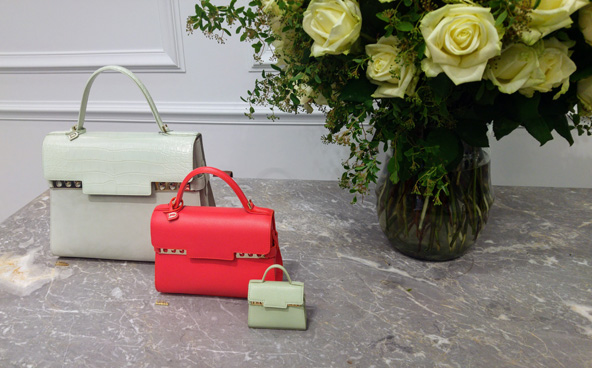 תיקים של דלוואו. 3,450 אירו והתיק האדום שלכם | צילום: רותם בר כהן