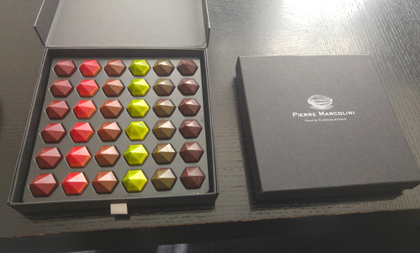 הגרסה של פייר מרקוליני לפתיתי שלג במהדורה מיוחדת לקראת חג המולד | צילום: רותם בר כהן