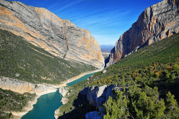הנופים המפעימים של קטלוניה הם גן עדן לחובבי טבע וספורט אתגרי