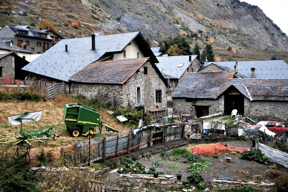 הכפר אספוט בפתח שמורת אגווס טורטס