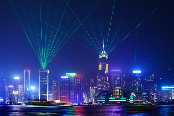 סימפוניית האורות. מופע מרהיב המתרחש כל ערב בשעה 20:00