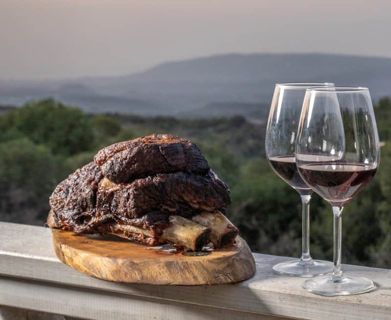 אסאדו, יין ונוף במסעדת לה פמפה | צילום: אנטולי מיכאלו