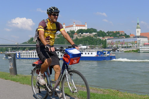 אירופה הקלאסית: עם אופניים במורד הדנובה