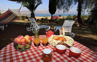 פינה בגליל נוף לכנרת – צימרים בכורזים