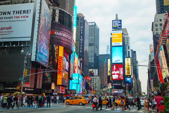 כיכר טיימס. גם אם מעולם לא הייתם בניו יורק, הכל ייראה לכם מוכר בעקבות הסרטים והקליפים שבהם העיר כיכבה