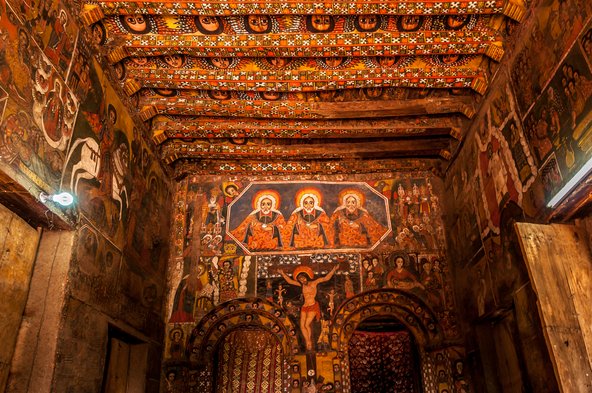 ציורי הקיר שמעטרים את כנסיית דברה ברהן סלסי | צילום: milosk50 / Shutterstock.com