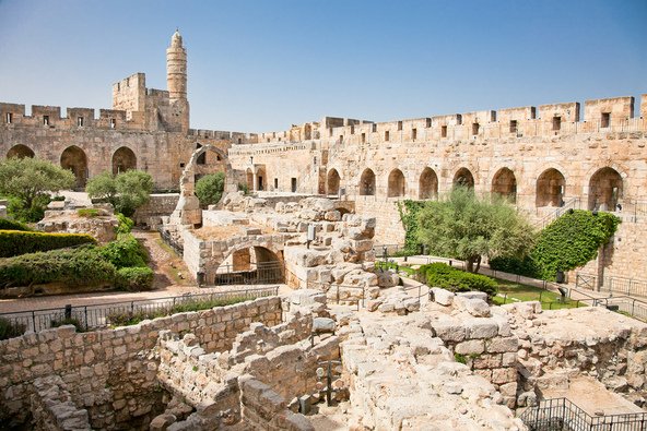 השרידים של מצודת דוד ששימשה להגנה על העיר | צילומים: שאטרסטוק