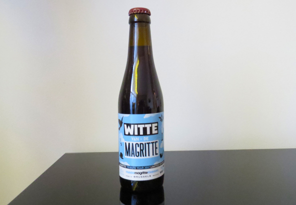 Witte van de Magritte, הבירה שיוצרה במיוחד לתערוכה. הצבע לא מרמז על הטעם