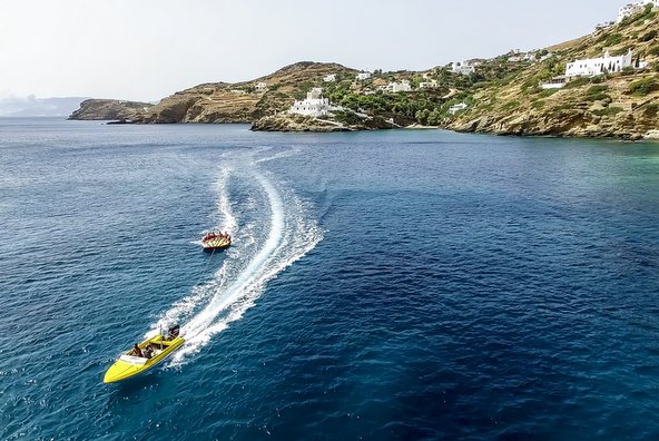 האי איוס הוא גן עדן לאוהבי ספורט ימי | צילום: Ververidis Vasilis / Shutterstock.com