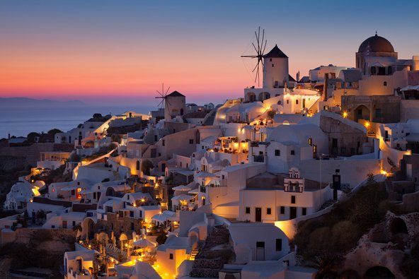 השקיעות הנצפות מהכפר איה בסנטוריני הן מהיפות בעולם