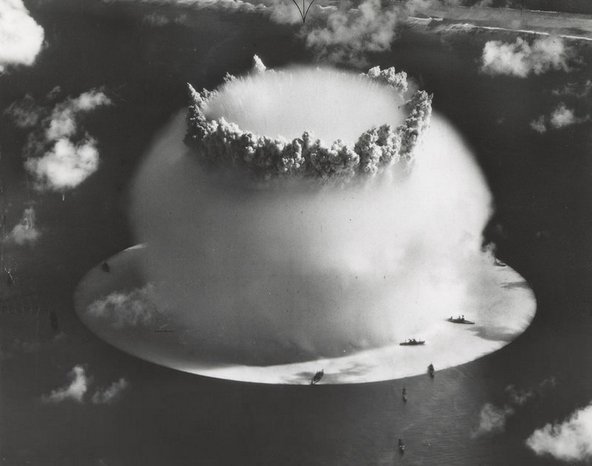תיעוד מהאוויר של אחד מהפיצוצים הגרעיניים באי ביקיני