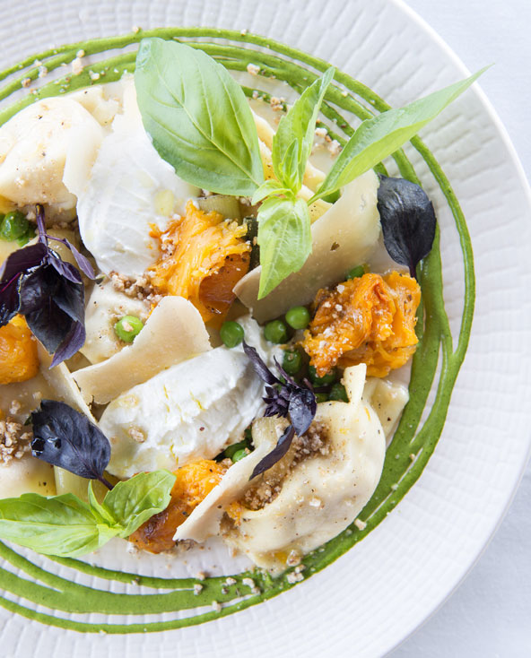 אנילוטי זוקא במסעדת מוסקט | צילום: עודד מרום