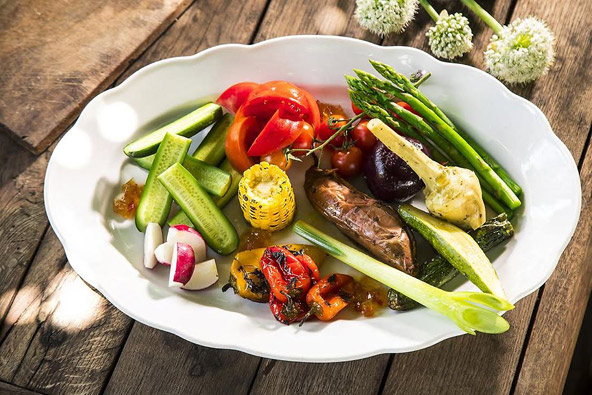 ירקות אורגניים מהגינה של מסעדת שסטל