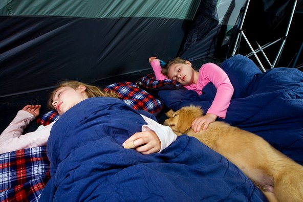 בחירת אוהל גדול מספיק מבטיחה שינה נעימה ולא צפופה מדי 