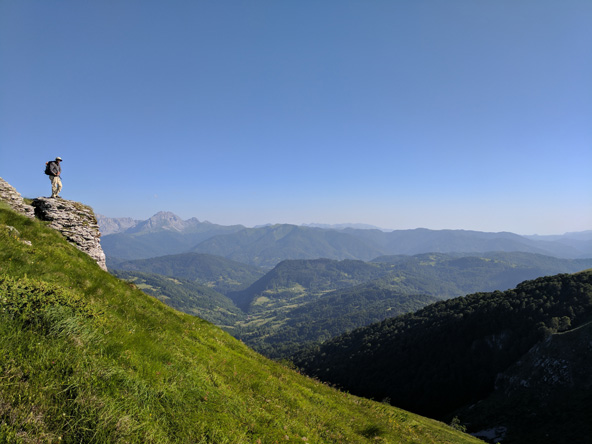 טיול יום ברכס הבלאשיסצ'ה במונטנגרו. יום הליכה באורך 14 ק"מ בדרגת קושי בינונית אשר מתחיל ומסתיים בעיירה קולאשין, בירת המחוז | צילום: עומר זיו