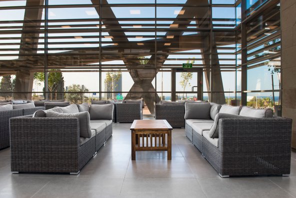 הלובי של אכסניית אנ"א חיפה