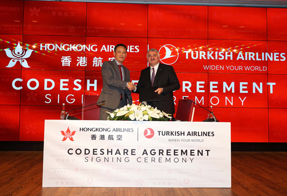 טקס החתימה על קוד השותפות בין טורקיש איירליינס להונג קונג איירליינס