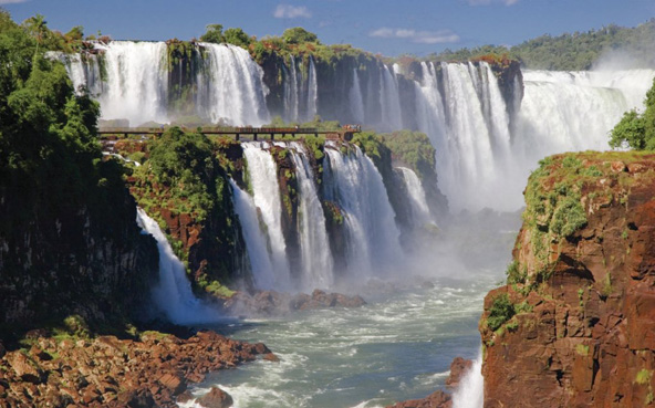מפלי האיגואסו, אחד משבעת פלאי עולם הטבע