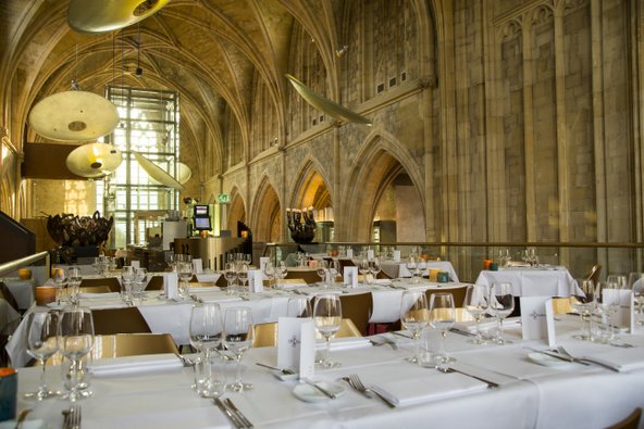 המסעדה של מלון Kruisheren ממוקמת בחלל המרכזי של הכנסייה צילום: באדיבות מלון Kruisheren