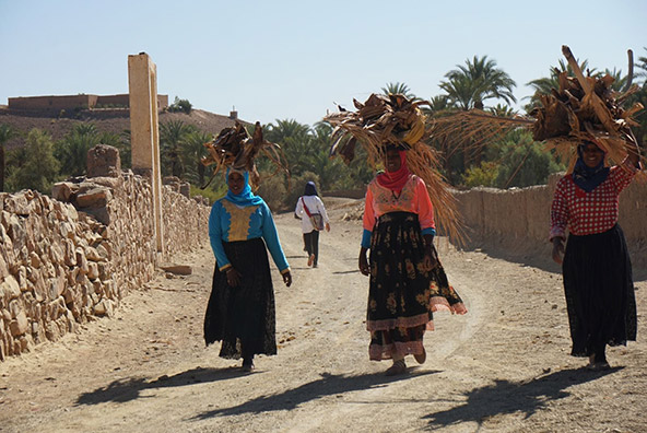 נשים ברבריות בעמק הדרע'. אפשר לראות את ההשפעה האפריקאית | צילום: אמיר לויצקי