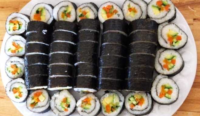 מהמטבח של מיכל יצא מגש סושי מושלם. צילום: רונה לוסטיג