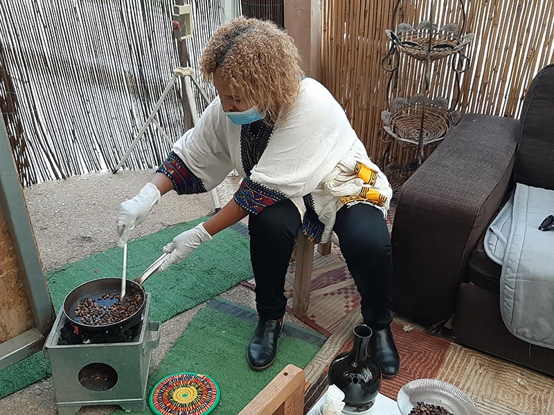 חווה אלמו קולה פולי קפה | צילומים: רותם בר כהן