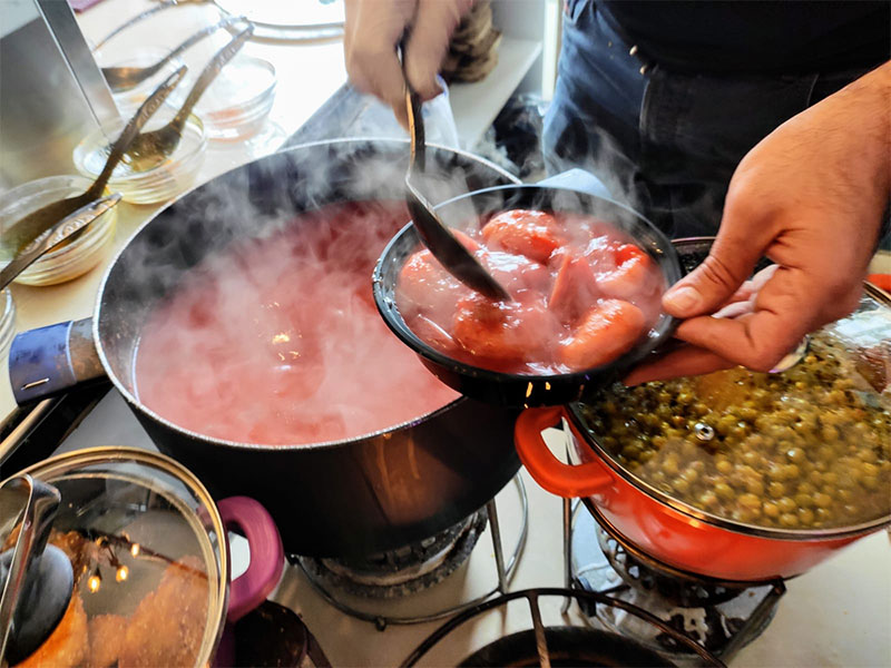 מסעדת אמא. אוכל ביתי שמתבשל על פתיליות