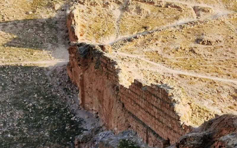 המלך החשמונאי יוחנן הורקנוס בנה את מבצר הורקניה מעל הבקעה הנושאת אף היא את שמו