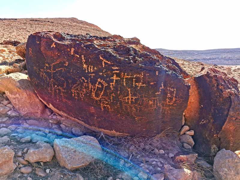וואסם – מתאר של זוג כפות רגליים, אולי סימן לשטח מחייה של החמולה