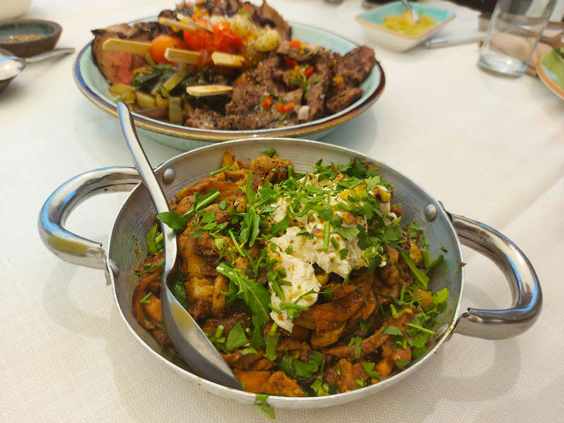 אלטמנים מבשלים חוויה. ארוחה נהדרת בטבע