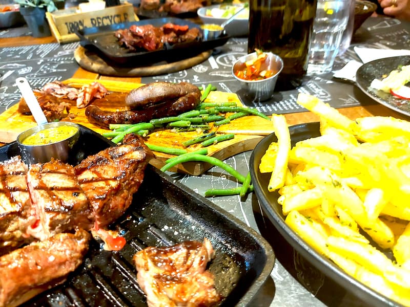 מסעדת מרינדו עין גב. בשרים מעולים זה שם המשחק כאן