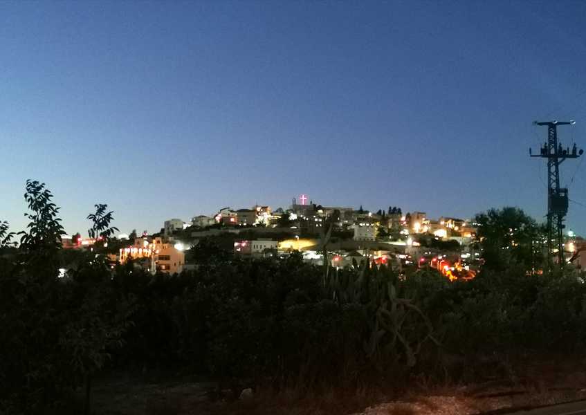 צופה אל ההר ואל ג'יש היא גוש חלב