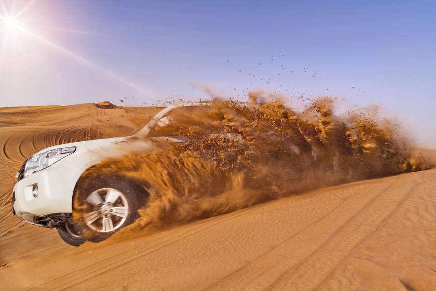 טיול ג'יפים מדברי ומאתגר בסגנון של Dune bashing