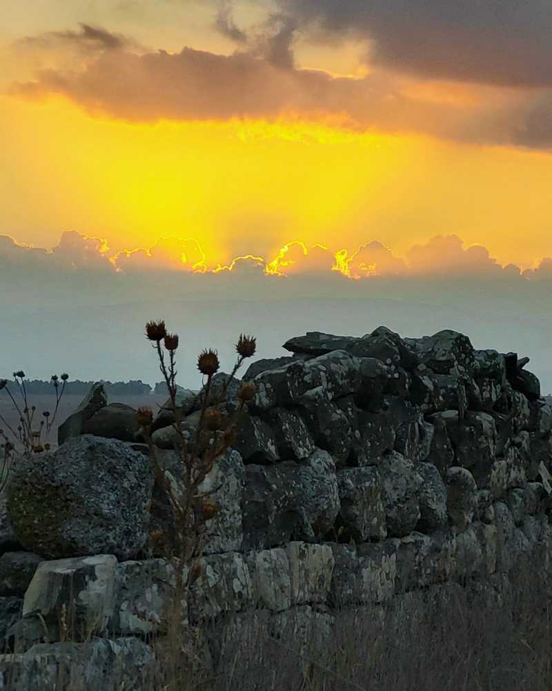 עשרות כפרים הרוסים כמו אבנים שאין להן הופכין