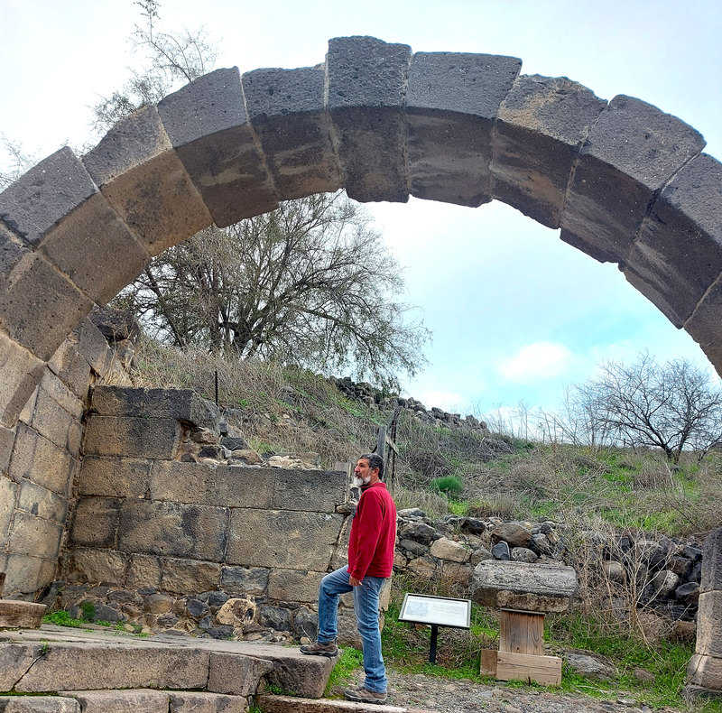 בית הכנסת העתיק בדיר עזיזו
