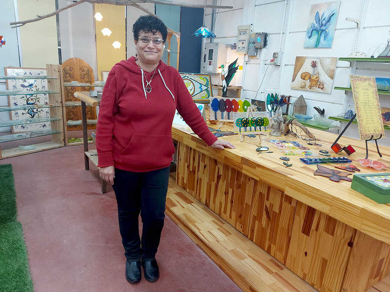 סמדר שיאחי בסטודיו שלה