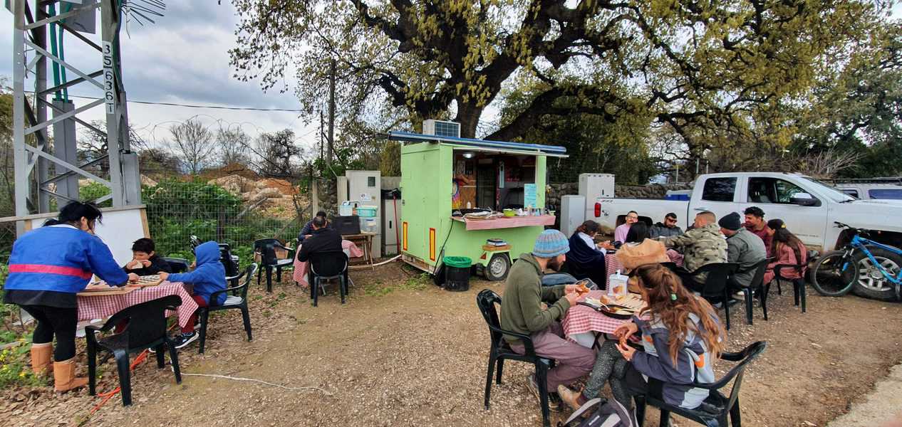 שקשוקה על הדרך בשקשיקו בצומת חורשת טל