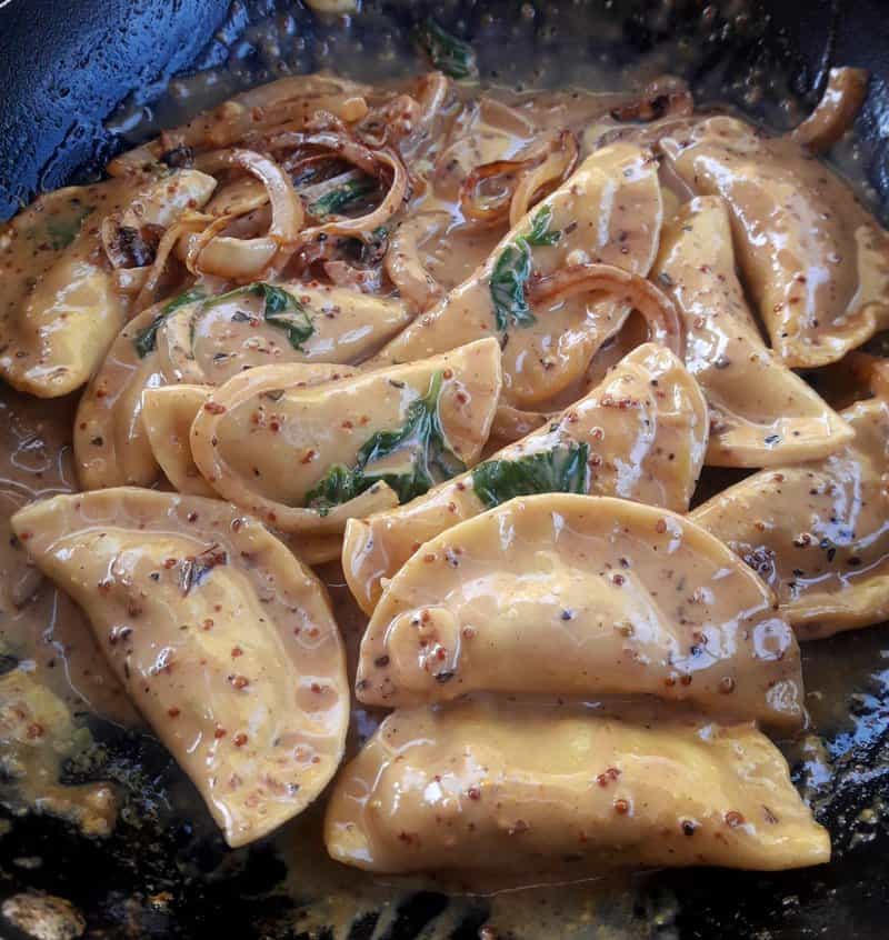 רביולי בעבודת יד בשירי פסטה | צילום: של סופגי