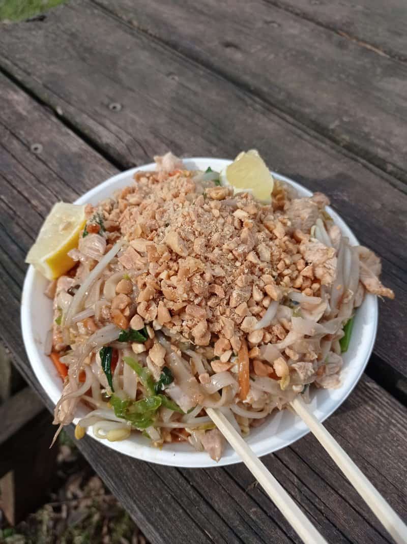 מנת פאד תאי עוף בטום יאם | צילום: רועי בר זוהר