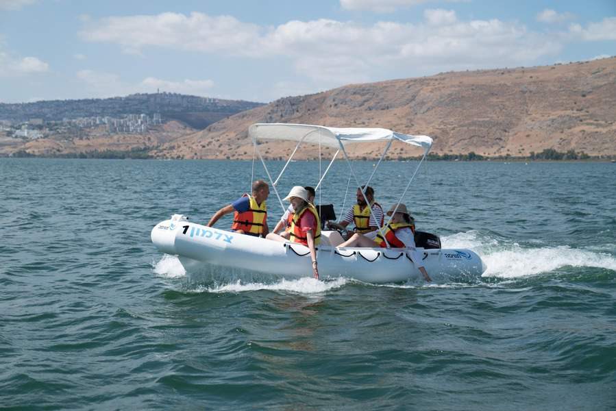 חווימה. יום של מים ונופים בכנרת | צילום: עין השופט הפקות