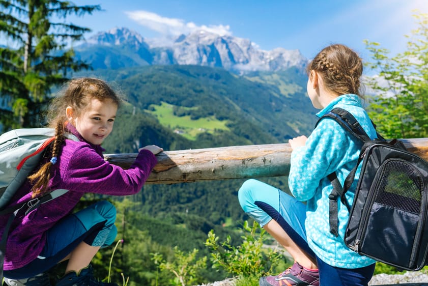 הנופים הירוקים ומזג האוויר הקריר הופכים את אוסטריה ליעד מושלם לחופשת קיץ משפחתית