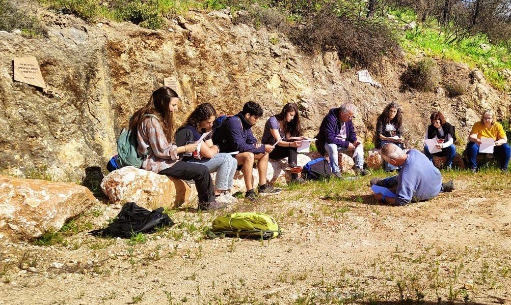 מטיילים ראשונים במעלה קורצ'אק