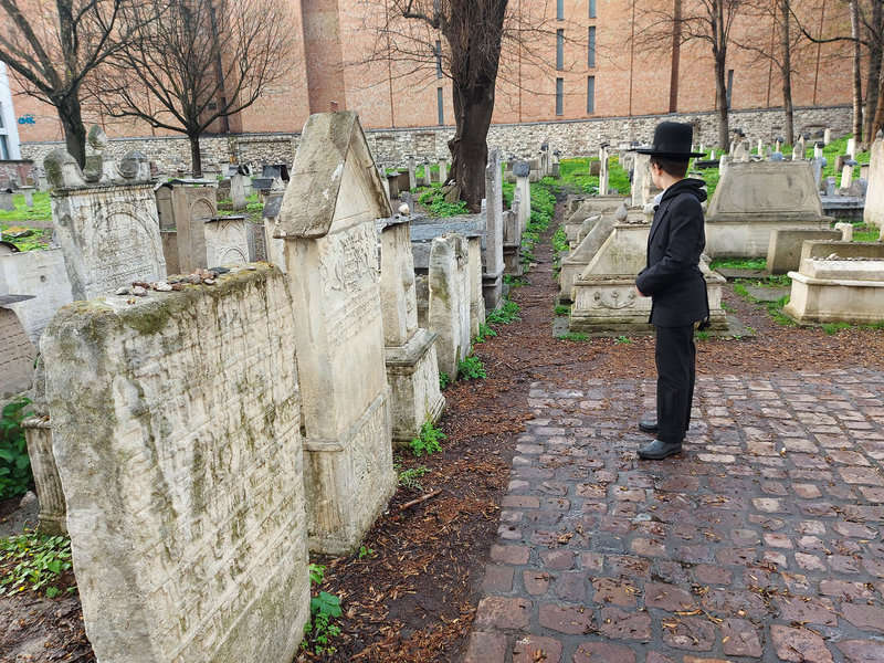 בית כנסת ובית קברות יהודי בקז'ימייז'. שרידים מהקהילה היהודית המפוארת שחיה כאן עד המלחמה