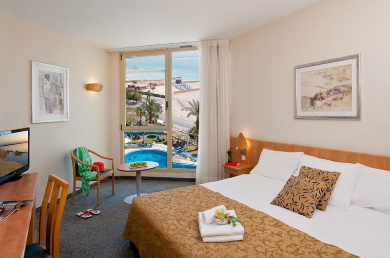 חדר עם נוף לבריכה